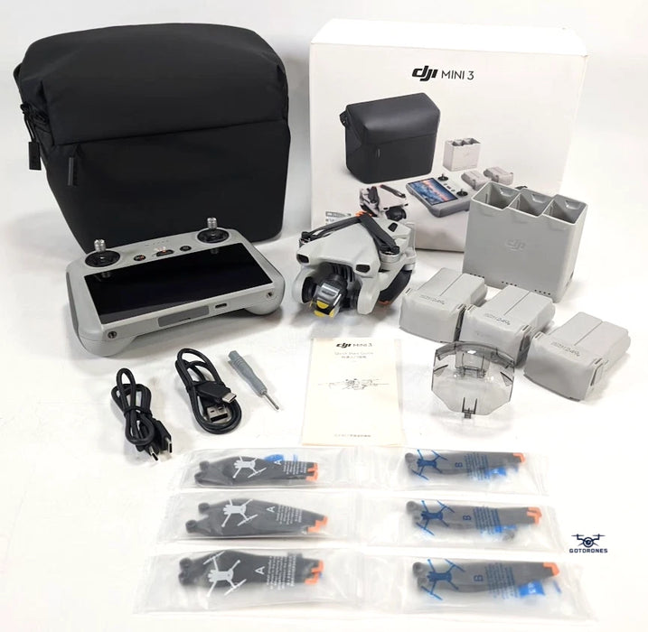 DJI Mini 3 Fly More Combo w RC1