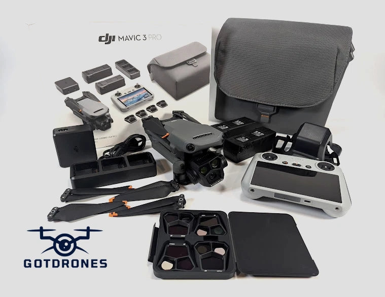 DJI Mavic 3 Pro Fly More Combo w RC1