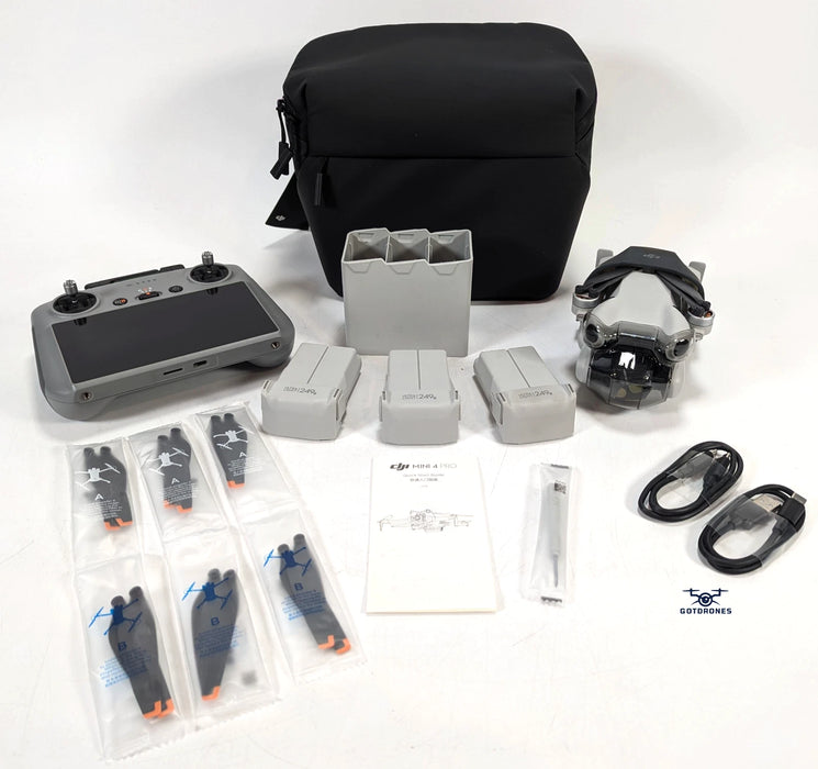 DJI Mini 4 Pro Fly More Combo